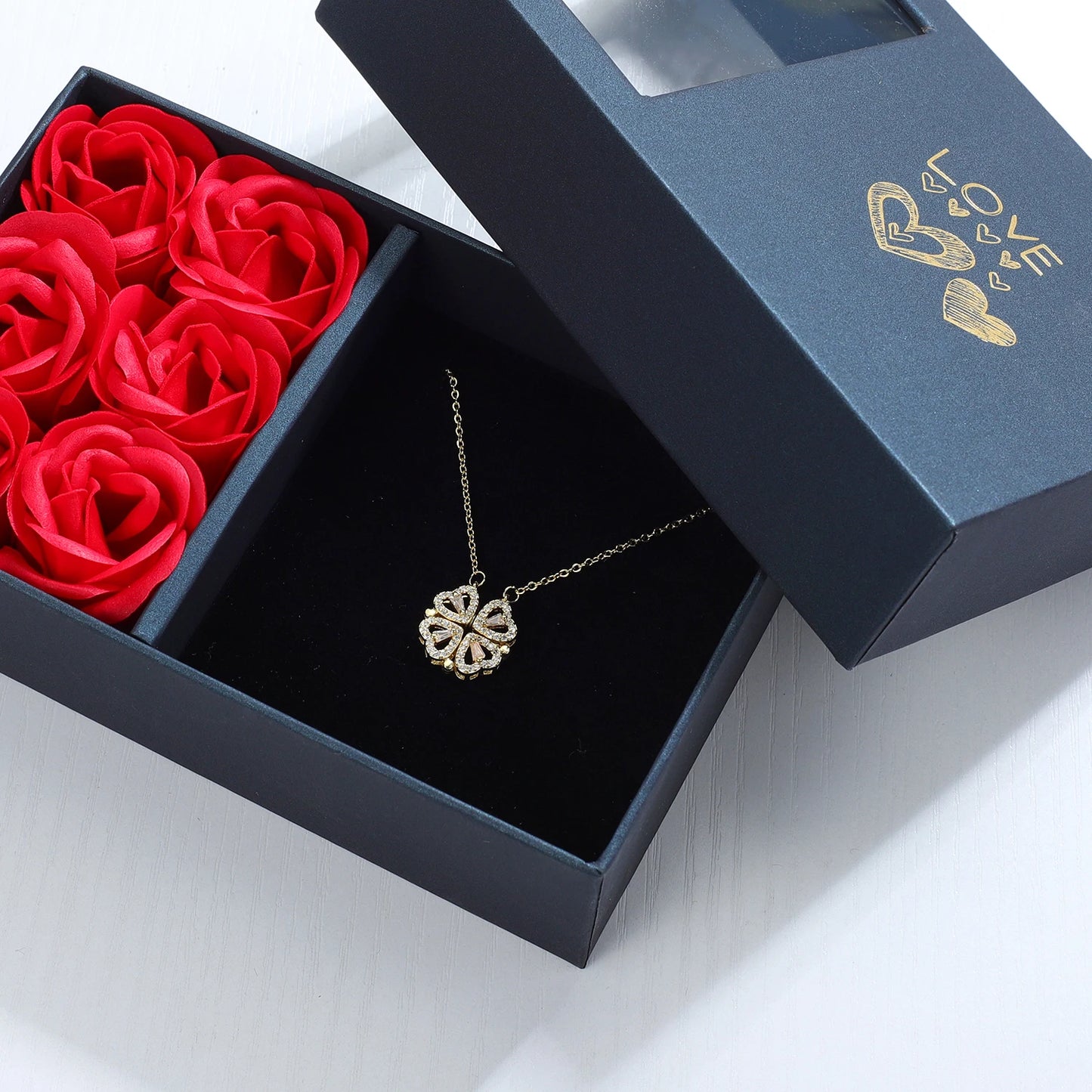 Coffret Cadeau Rose – Collier Trèfle à quatre Feuilles & Cœur