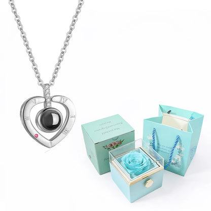Collier de projection « Je t’aime » en 100 Langues – Coffret Rose Rotatif de Luxe