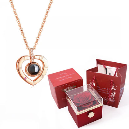Collier de projection « Je t’aime » en 100 Langues – Coffret Rose Rotatif de Luxe