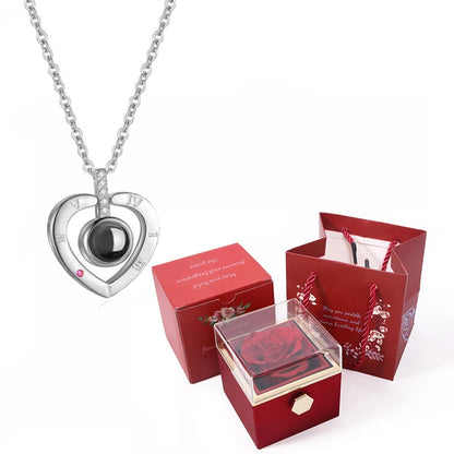 Collier de projection « Je t’aime » en 100 Langues – Coffret Rose Rotatif de Luxe
