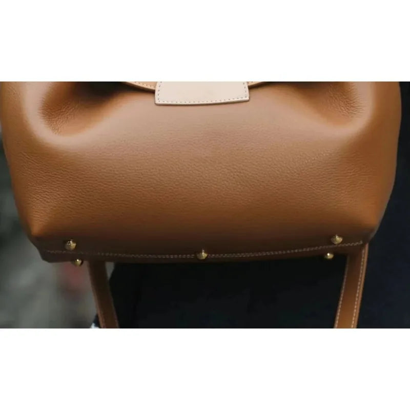 Sac haut de gamme pour femmes, avec Design de Niche, rangement en cuir de luxe léger, sac polyvalent pour les déplacements domicile-travail, 2025