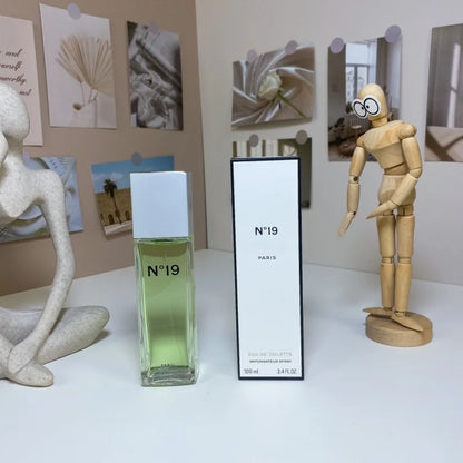 Eau de Toilette Femme No.19 100ml – Élégance Florale et Fraîcheur Tendance